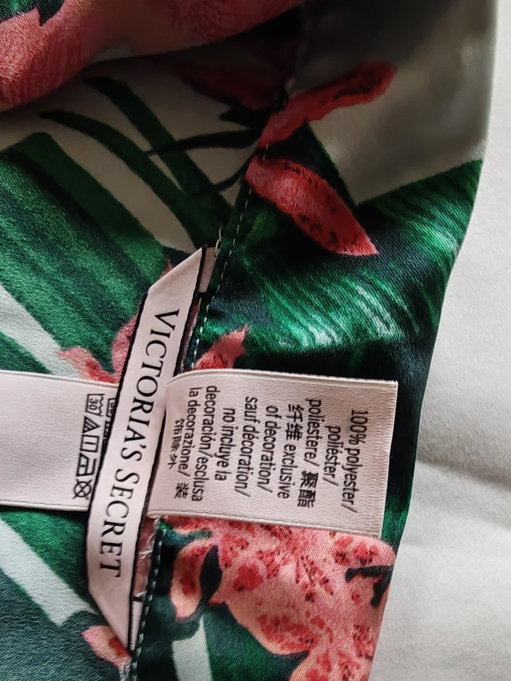 Victoria Secret Satin Floral Pajama Set in Mint & Green Size L